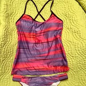 Ladies’ Luxe by Lisa Vogel size 8 tankini pink/purple/brown